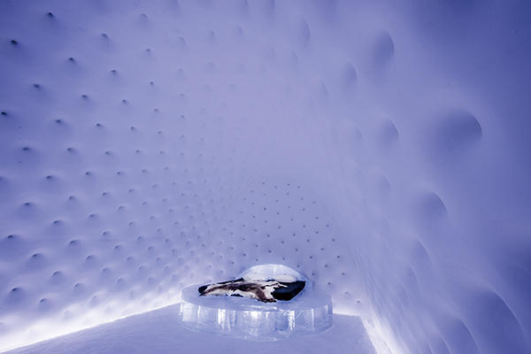 ▲2017年ICEHOTEL的藝術套房“Meltdown”。 Design Rob Harding _ Fabian Jacquet Casado；Photo Asaf Kliger